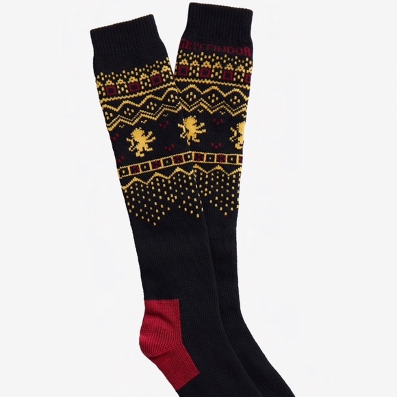 Warner Bros. Accessories - NWT Harry Potter: 4-10 Gryffindor Cozy Crew Socks
